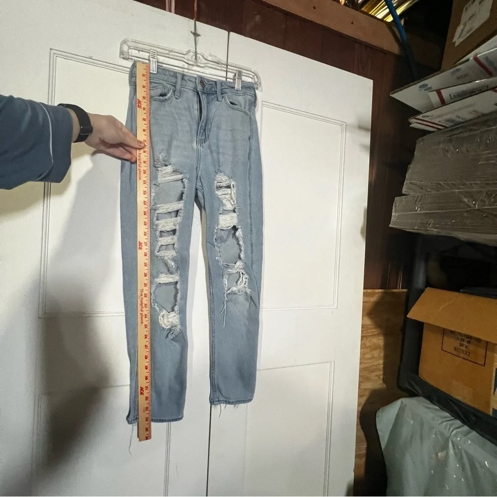Hollister Ultra High Rise Mom Jeans Ripped Size 0